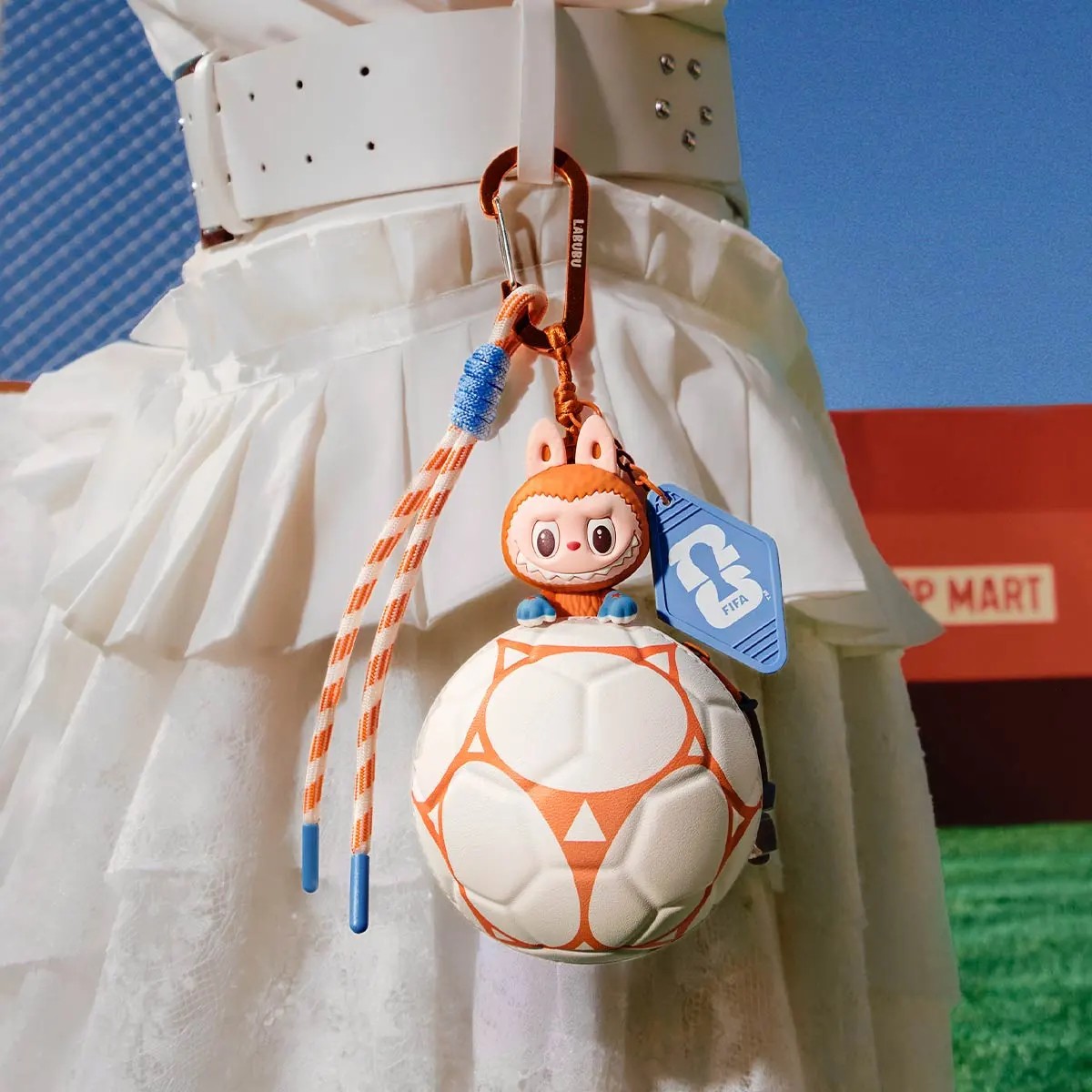 the monsters x fifa series- football-
shaped mini bag blind box