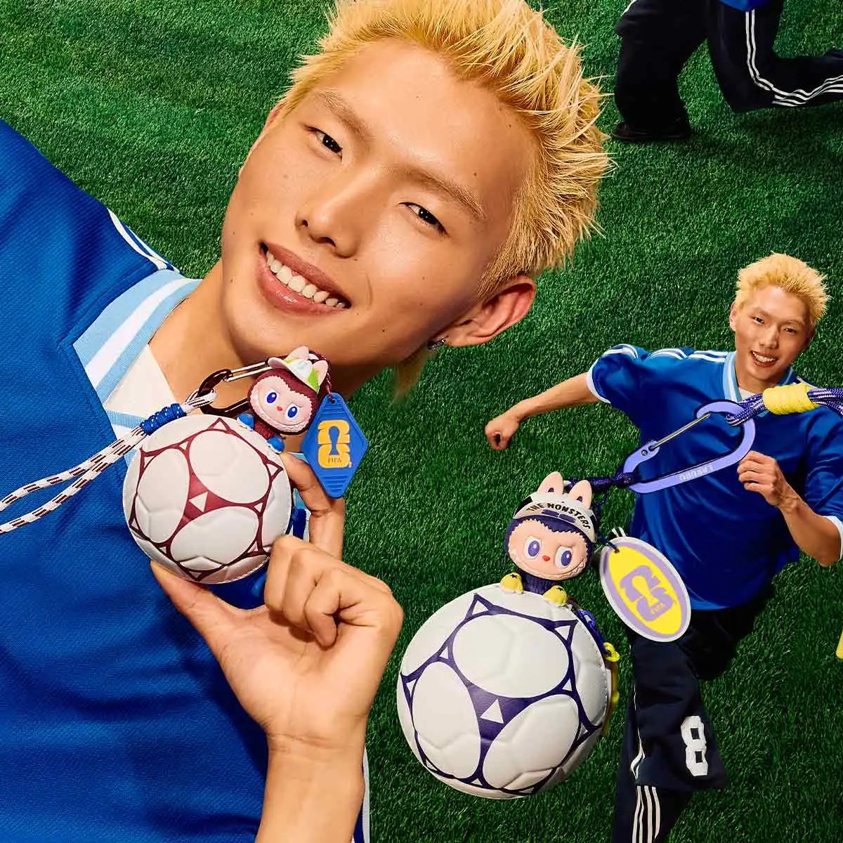 the monsters x fifa series- football-
shaped mini bag blind box