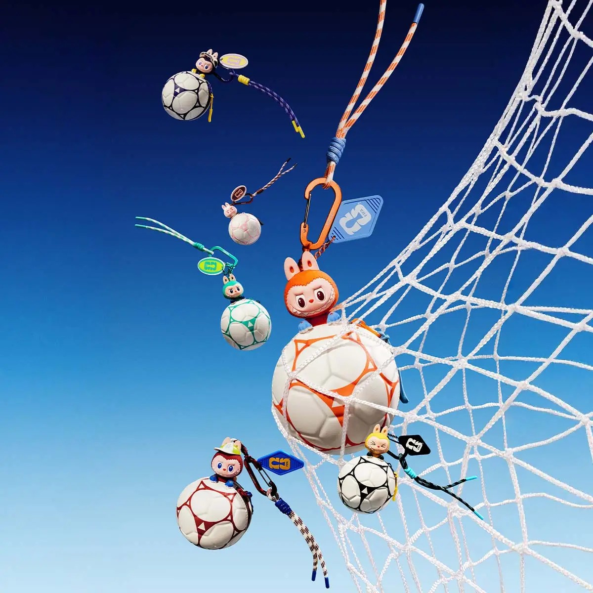 the monsters x fifa series- football-
shaped mini bag blind box