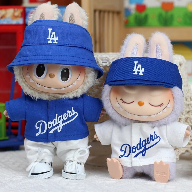 labubu dodgers-outfit
