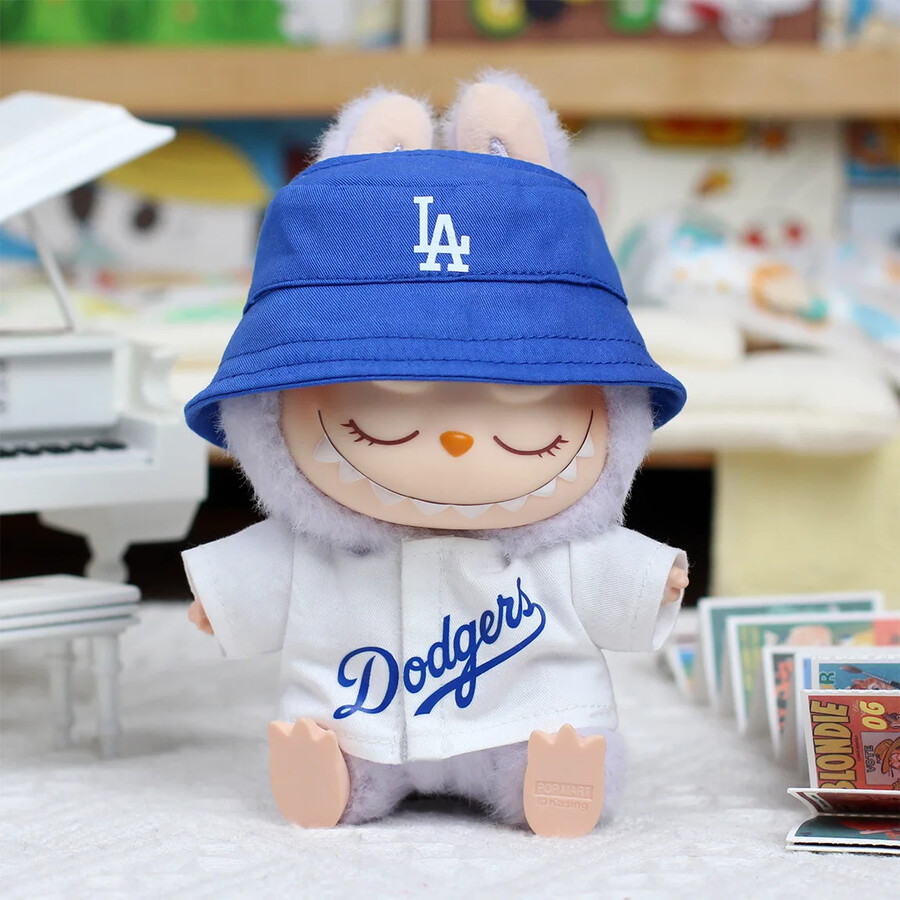 labubu dodgers-outfit