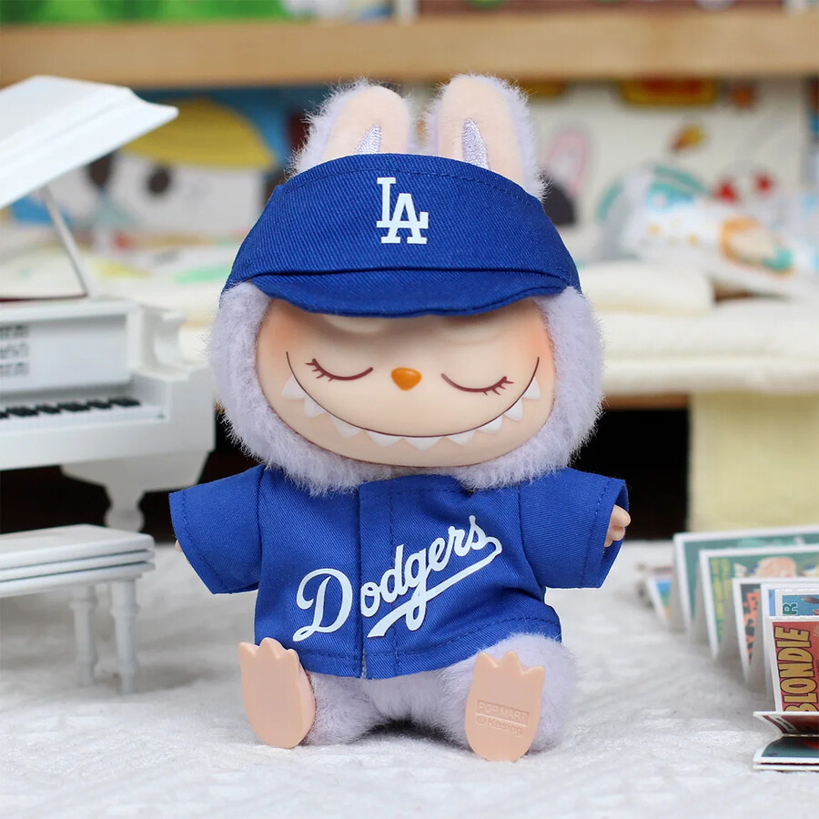 labubu dodgers-outfit