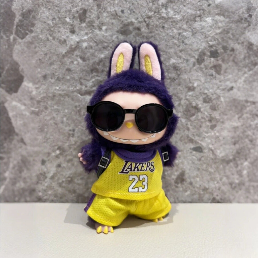 labubu basketbalshirt outfit
