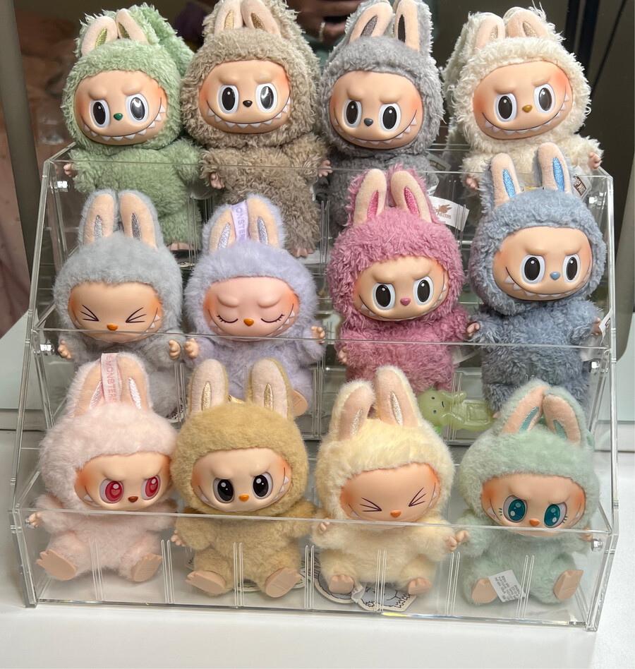 labubu acryl display