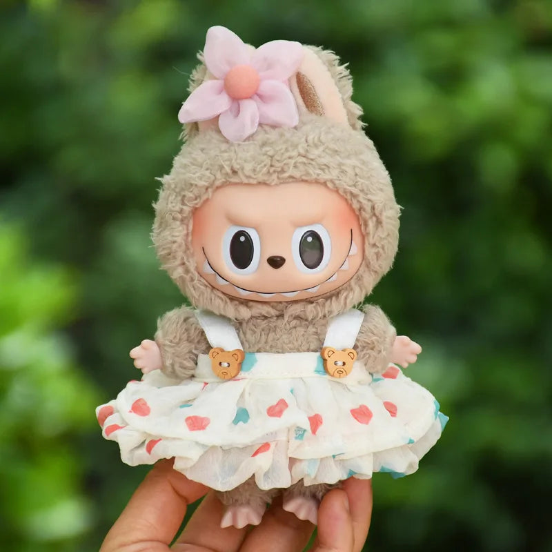 labubu aardbeienoutfit