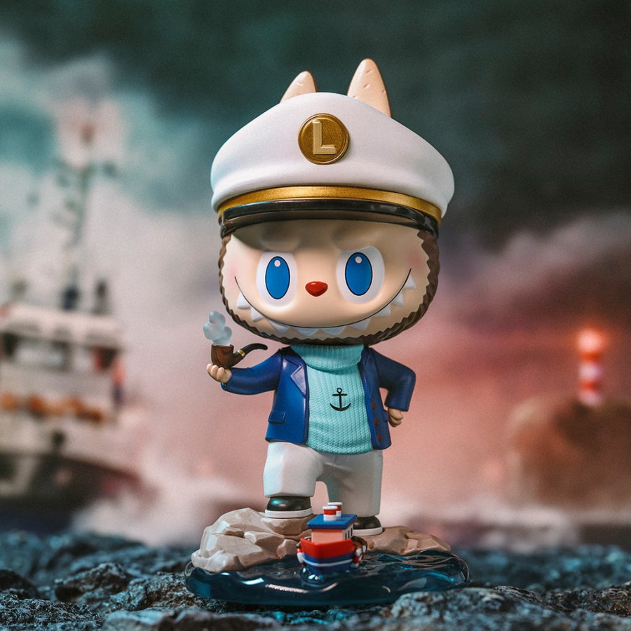 pop mart the monsters labubu captain 200 beeldje