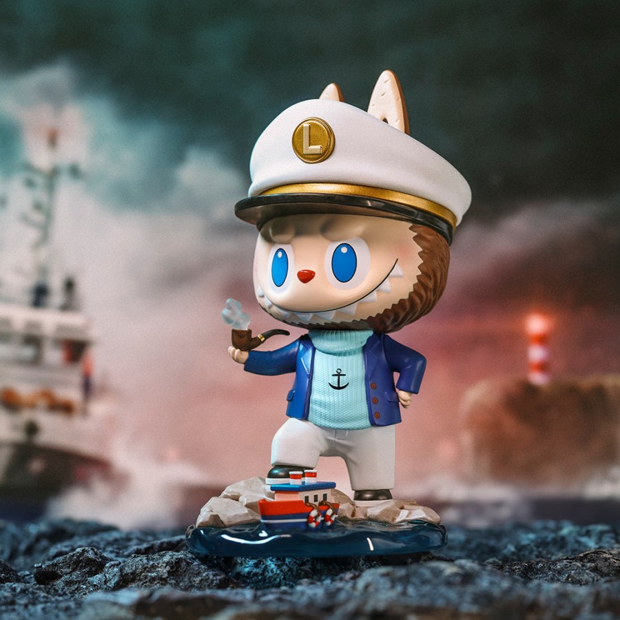 pop mart the monsters labubu captain 200 beeldje