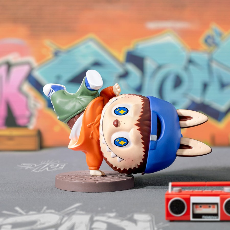 pop mart the monsters labubu hip-hop girl 100 beeldje